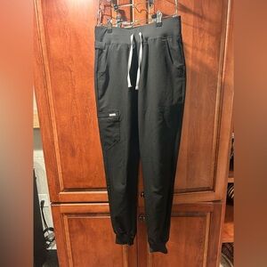 Highwaisted black scrub joggers